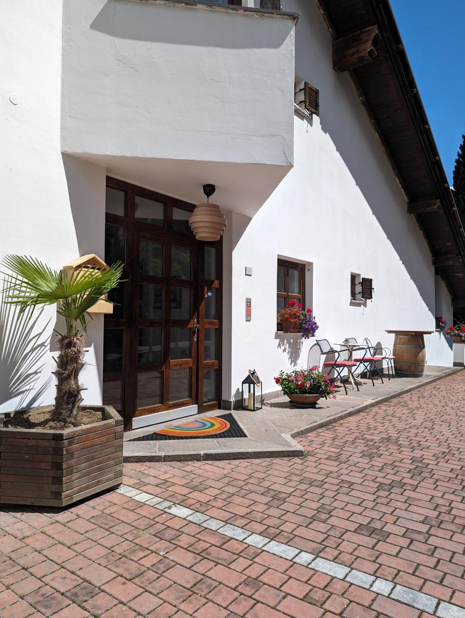 Hotel Eden Guesthouse Marlengo Exterior foto